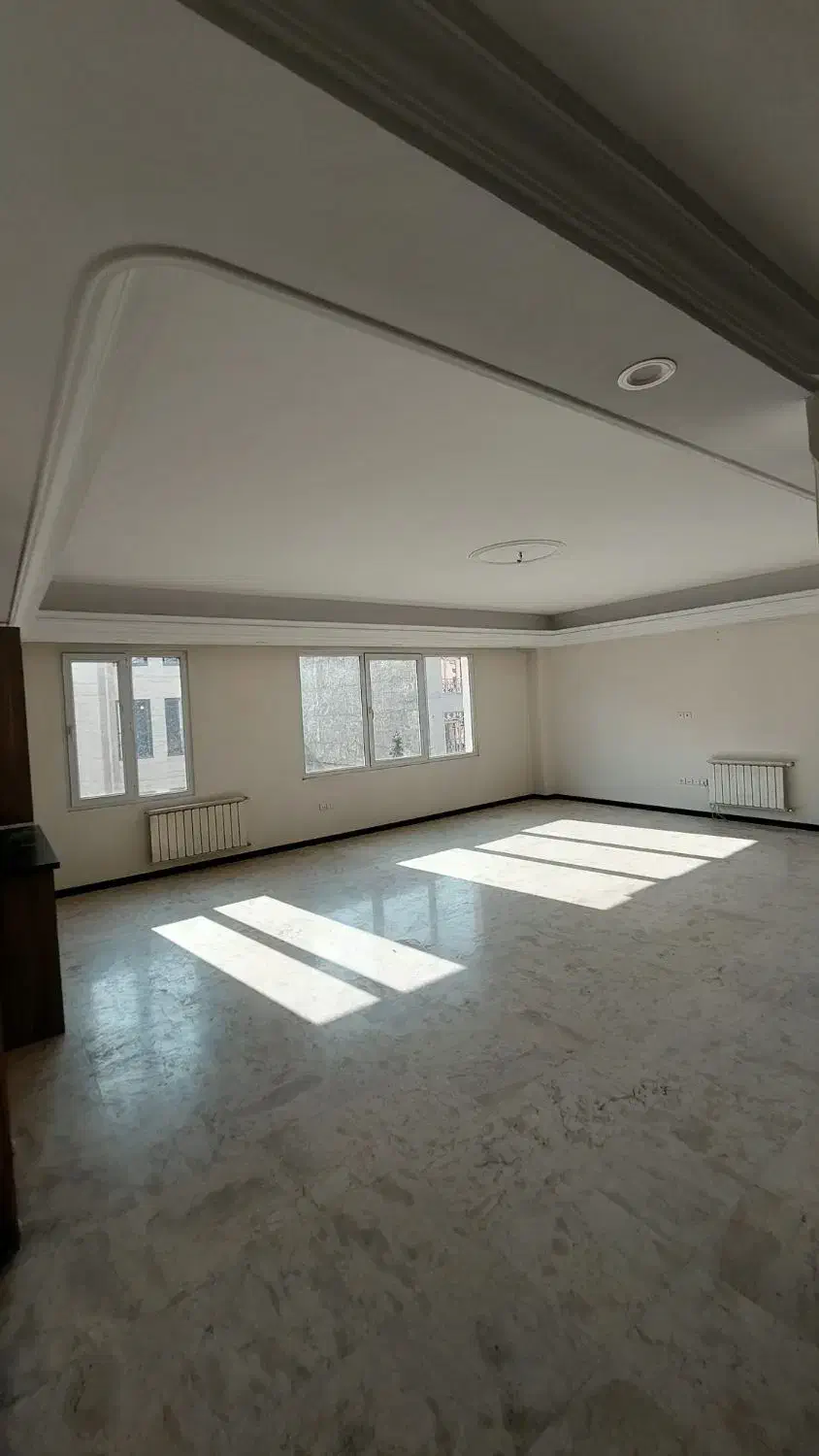 ۱۳۵متر ۳خواب ۹ ساله فول امکانات تک واحدی ط ۴