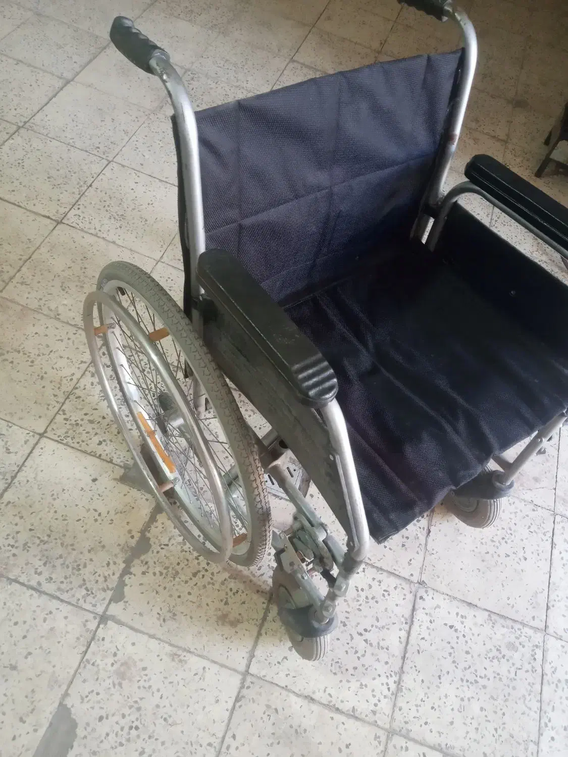 ویلچر بزرگسال در حد نو|آرایشی، بهداشتی، درمانی|اقبالیه, |دیوار