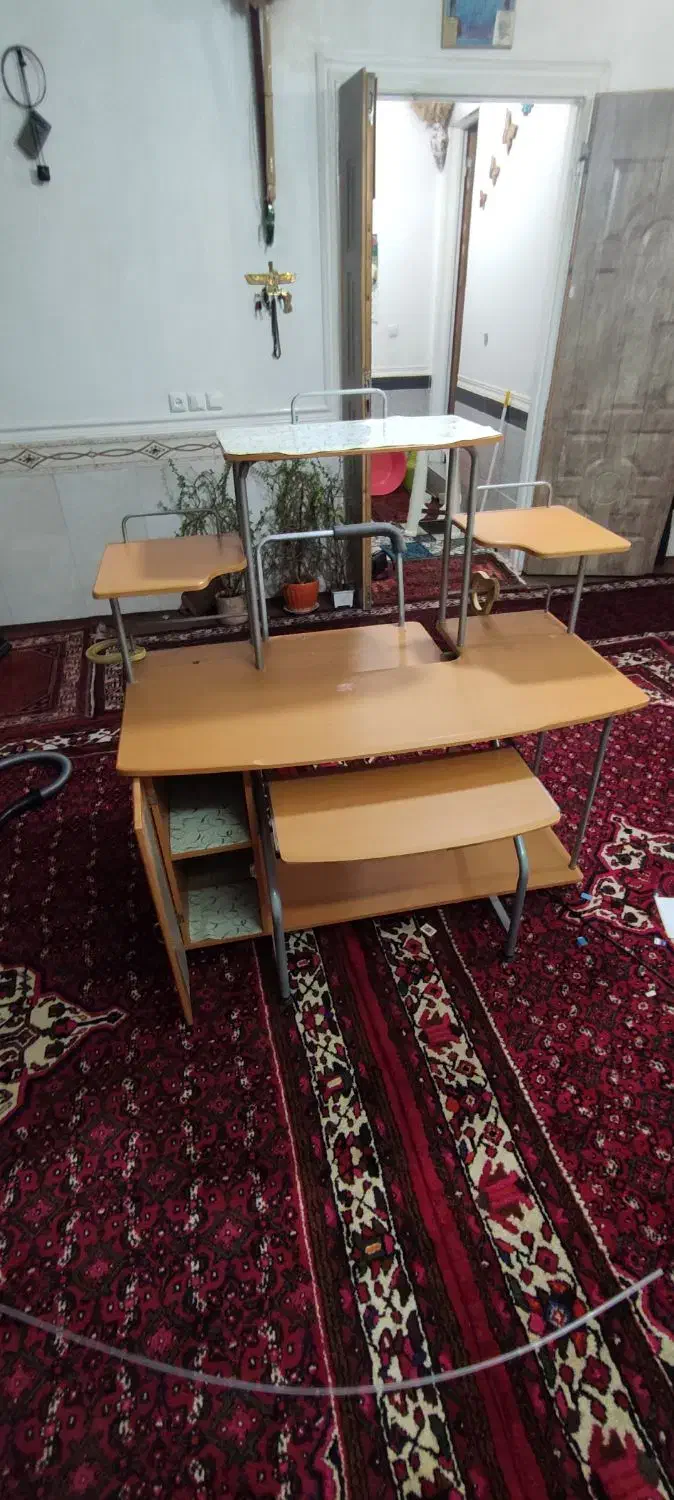 میز کامپیوتر.   میز تحریر.|میز تحریر و کامپیوتر|همدان, |دیوار