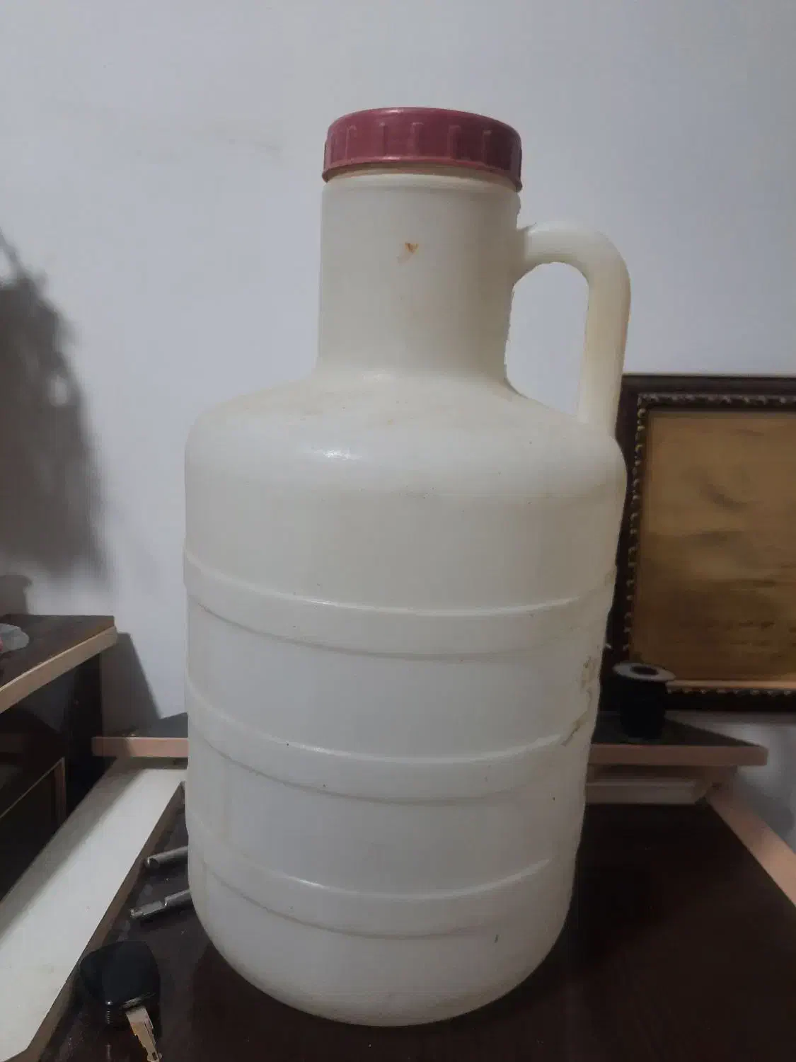 تعدادی ۲۰ لیتری گالن آب|ظروف نگهدارنده، پلاستیکی، یکبارمصرف|زابل, |دیوار