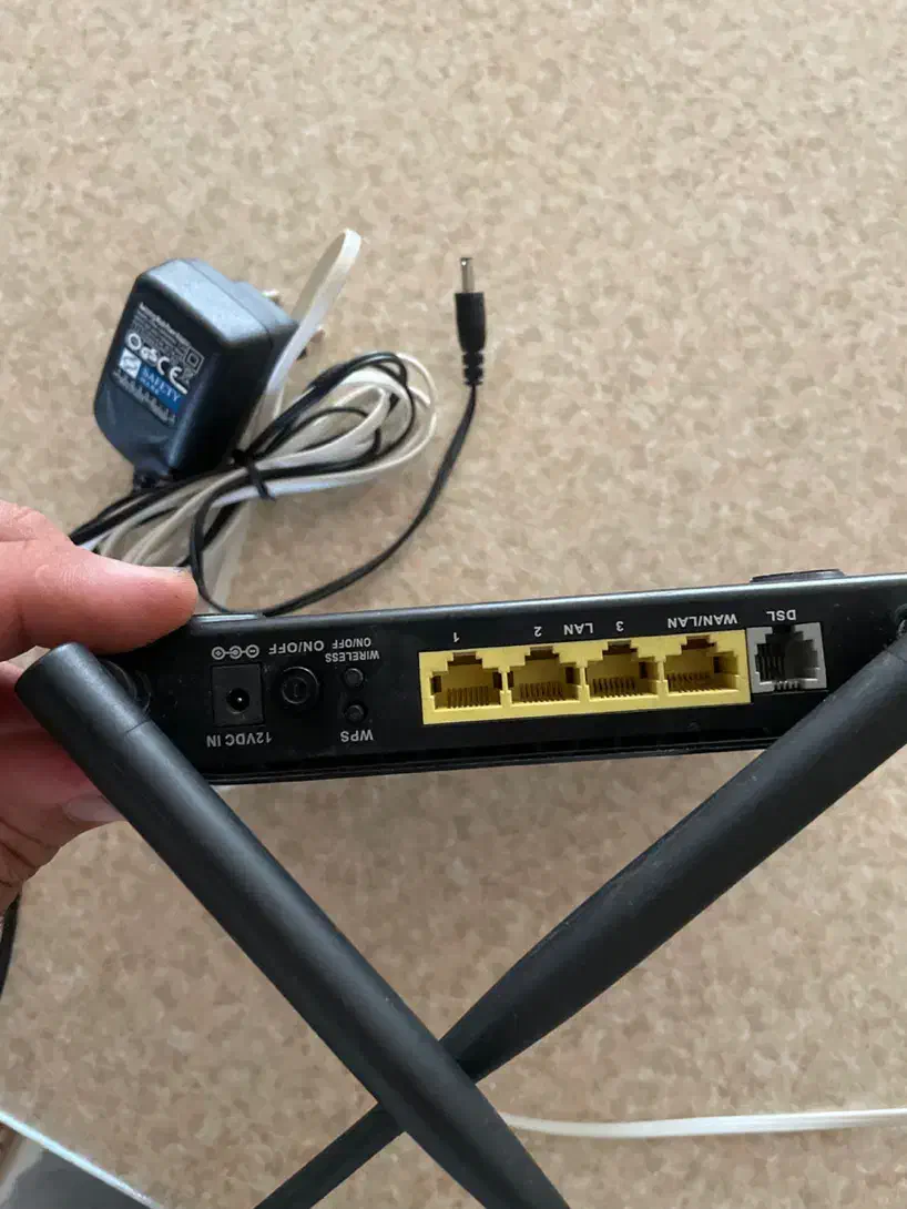 مودم D-link 2470u|مودم و تجهیزات شبکه|بروجرد, |دیوار