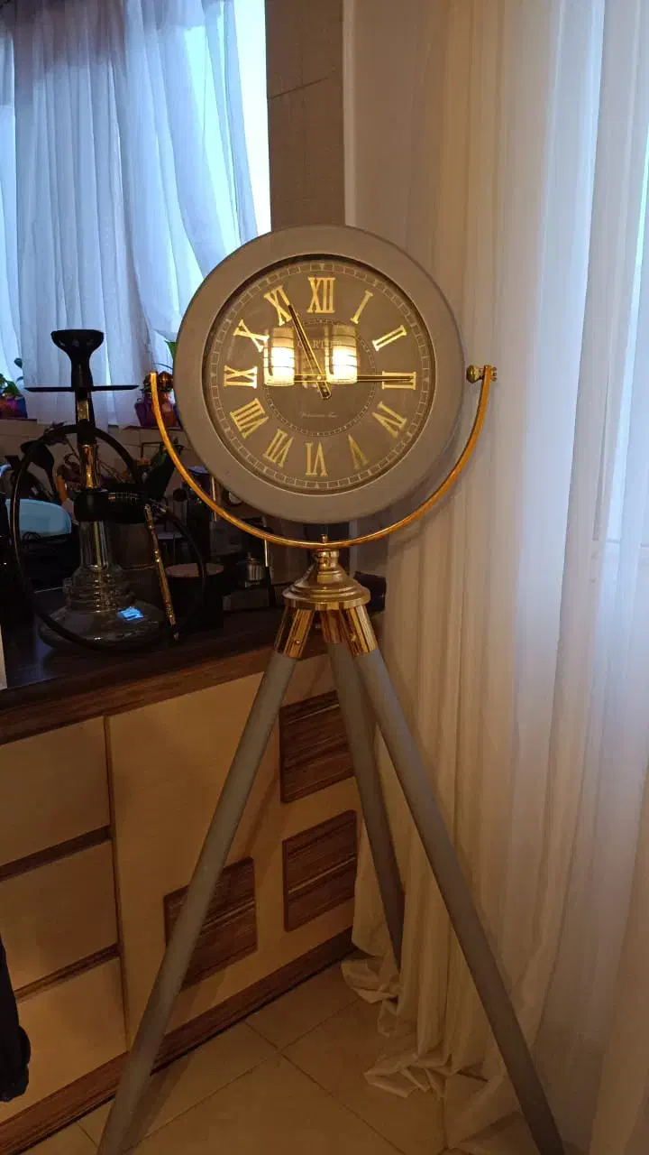 ساعت و فرش|ساعت دیواری و تزئینی|اصفهان, باغ فدک|دیوار