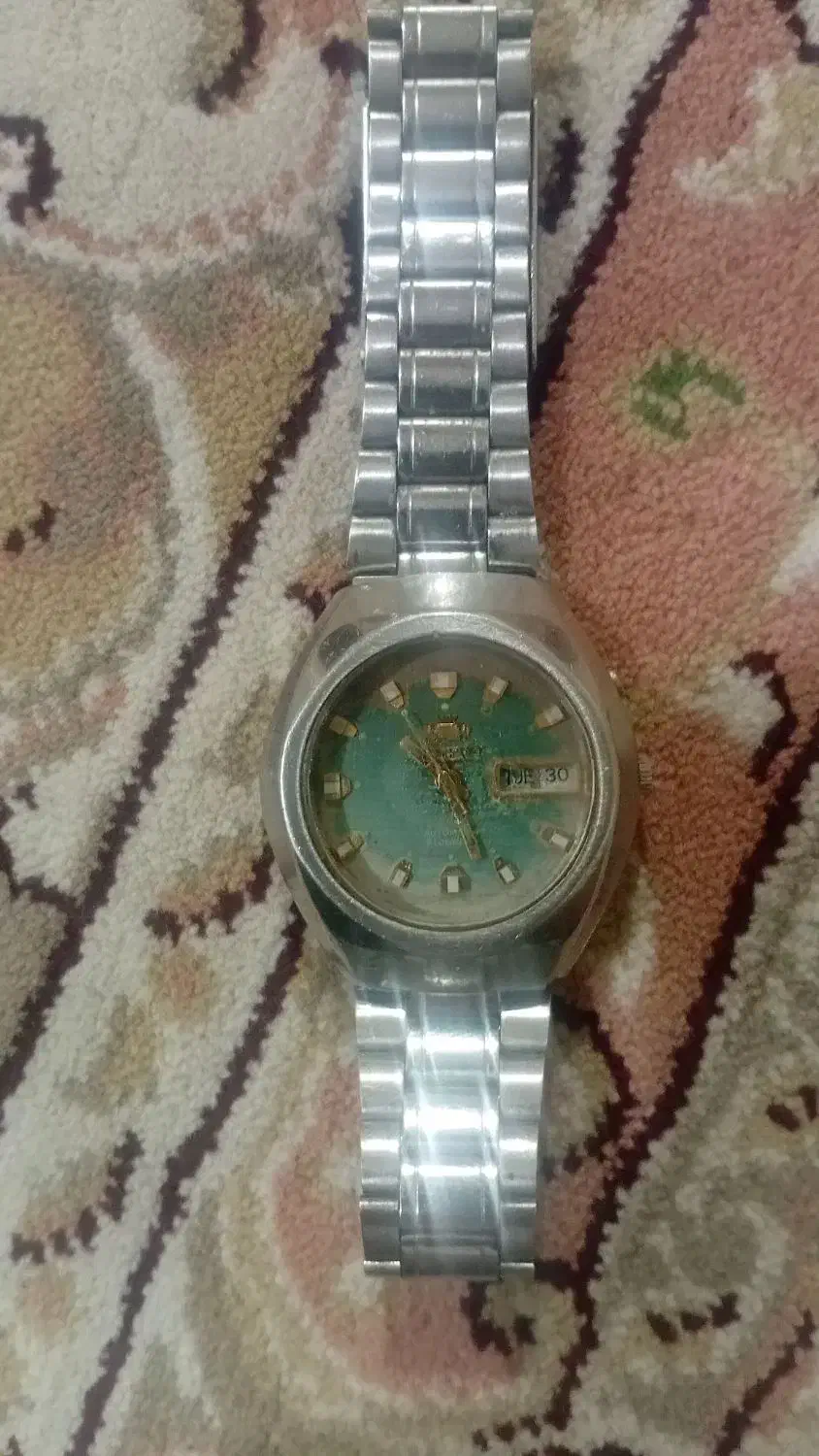 ساعت مچی|ساعت|رشت, استقامت ۱|دیوار