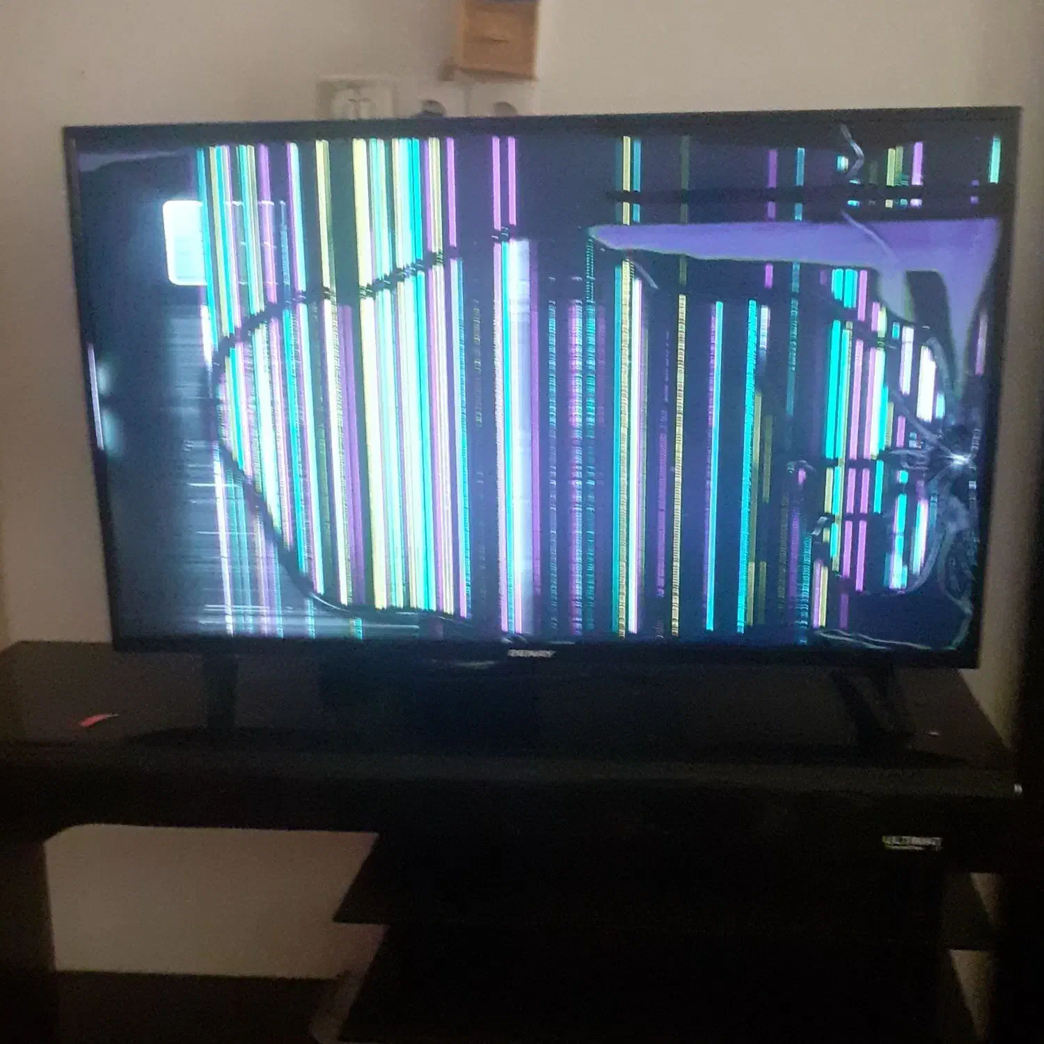 تلویزیون۴۶|تلویزیون و پروژکتور|کردکوی, |دیوار