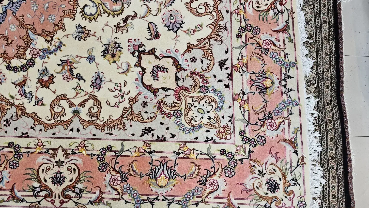 فرش دستباف خطیبی چهار گلبرگ|فرش|تبریز, |دیوار