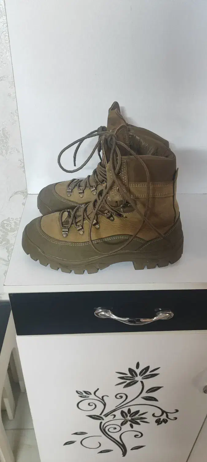 بوت بیلی ویل در حد آک (معاوضه با سهره قناری)|کیف، کفش، کمربند|تهران, نعمتآباد|دیوار