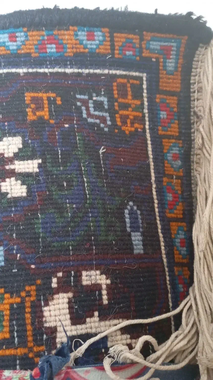 یک جفت فرش دستبافت در حد نو سرمه ای رنگ|فرش|پرند, فاز ۶|دیوار