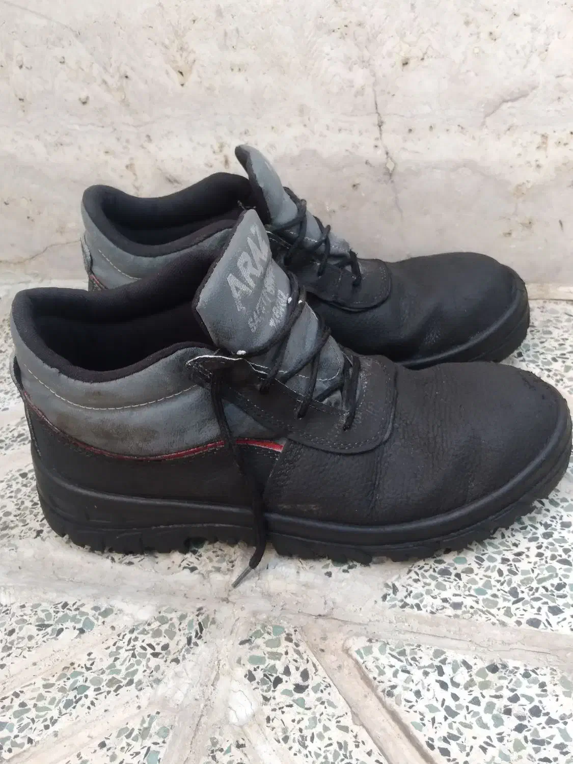 کفش کار چرم پنجه اهنی ۴۳|کیف، کفش، کمربند|اصفهان, بابوکان جنوبی|دیوار