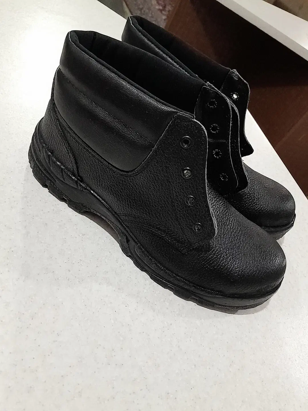 کفش کار نگهبان نو و تمیز|کیف، کفش، کمربند|رفسنجان, |دیوار