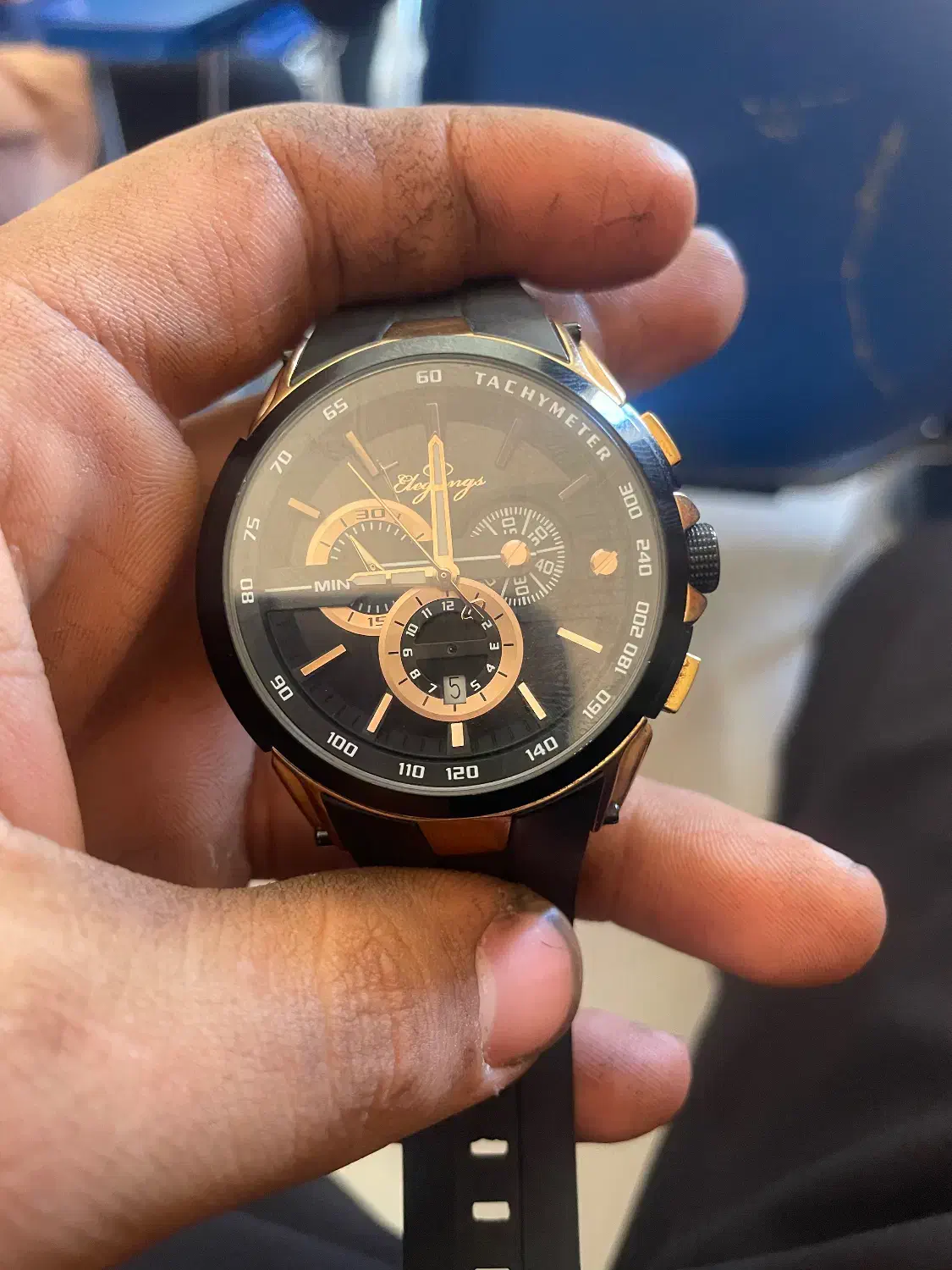 ساعت الگنگس|ساعت|الوند, |دیوار