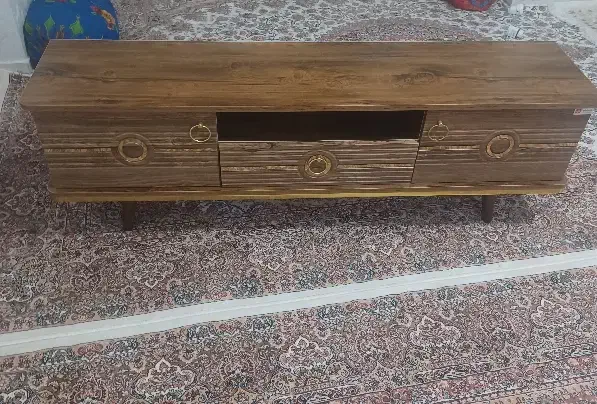 میزتلویزیون پایه چوبی در حد نو و سالم|میز تلویزیون|تبریز, |دیوار