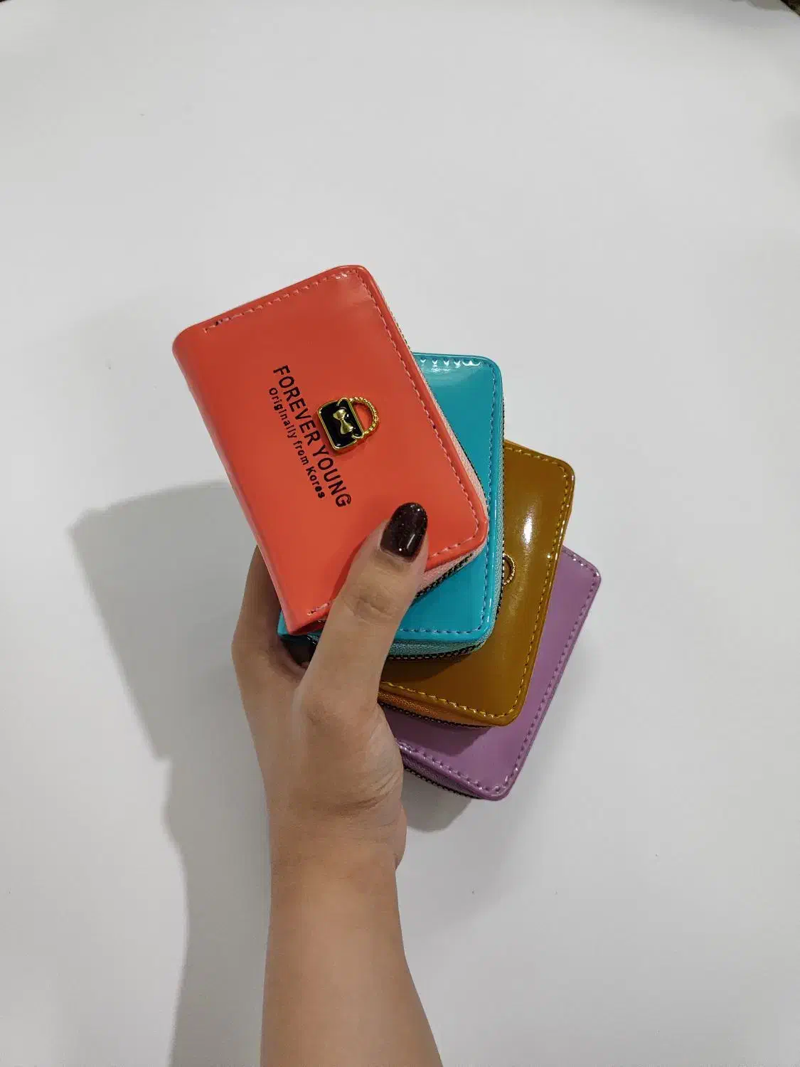 جاکارتی آکاردئونی|کیف، کفش، کمربند|رشت, کوی مهر|دیوار