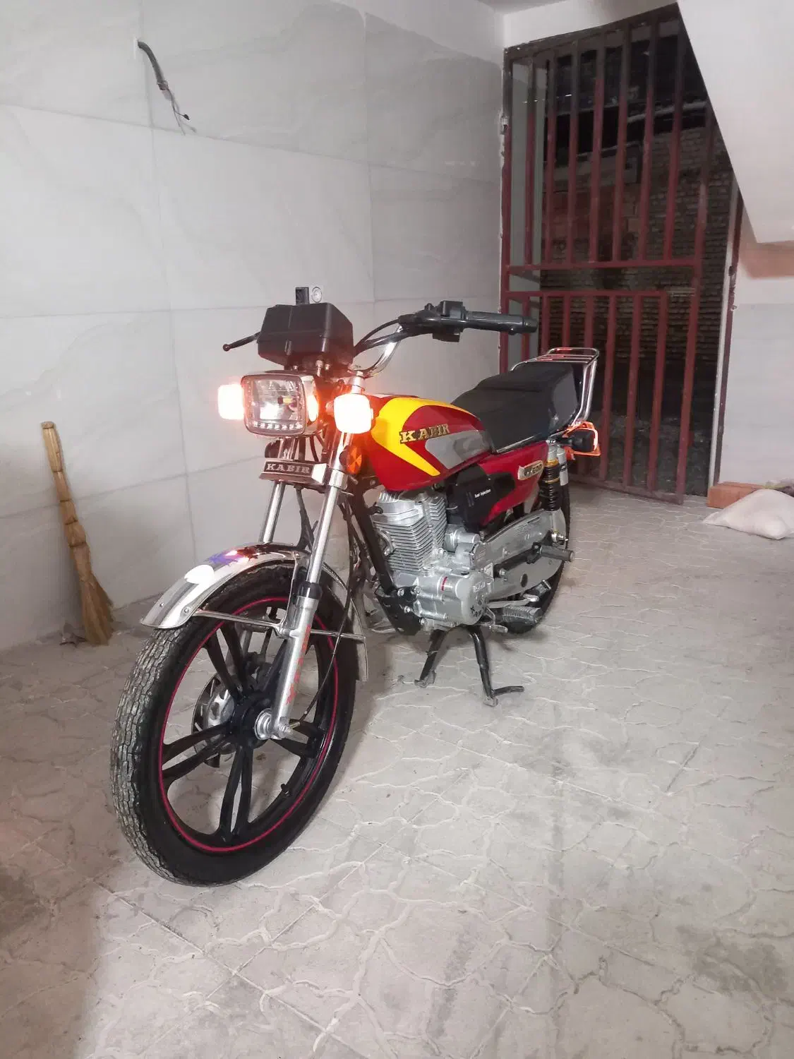 کبیر ۲۰۰ انژکتور خشک|موتورسیکلت|گرگان, |دیوار