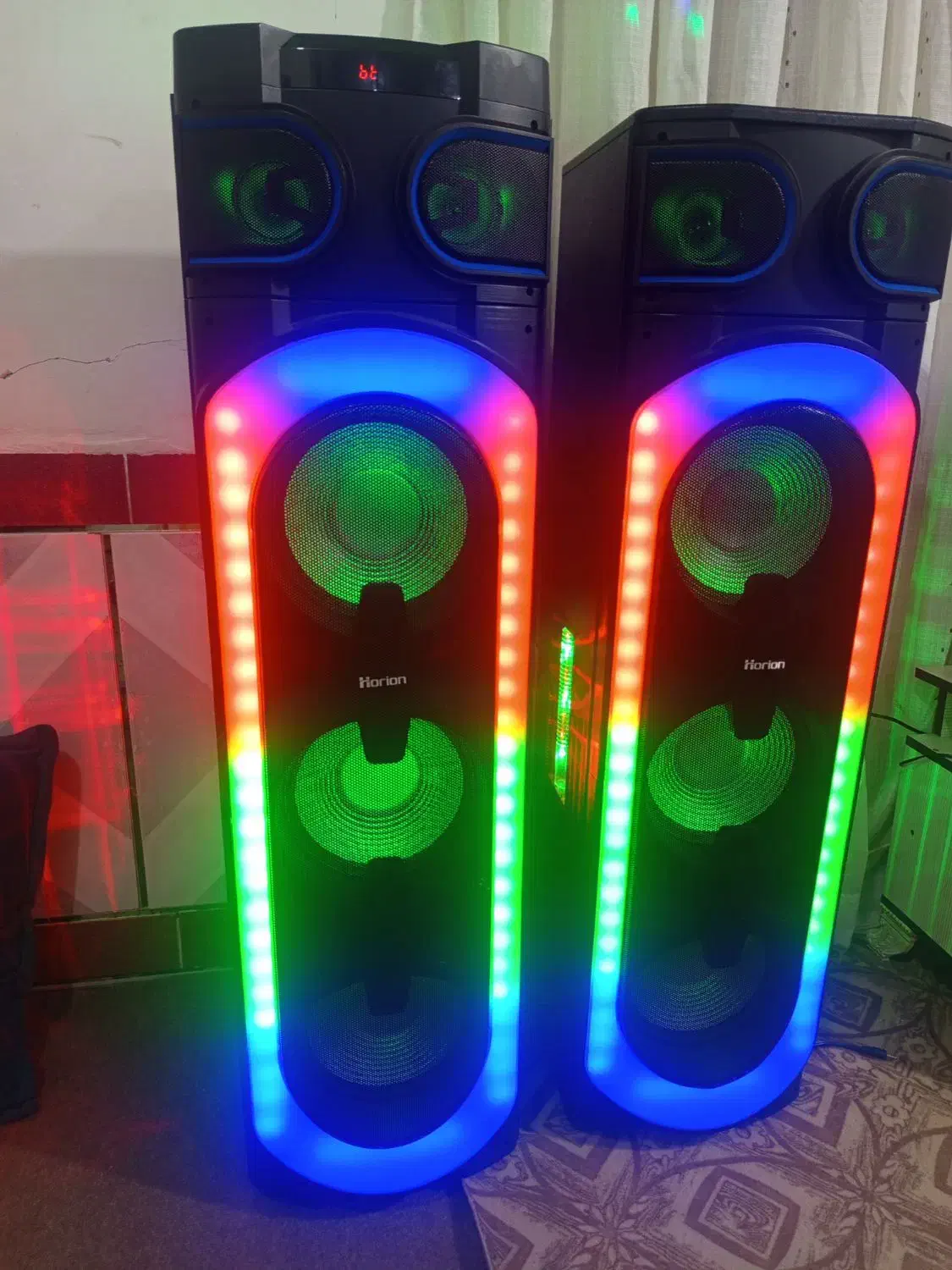 یک جفت باند در حد نو|سیستم صوتی خانگی|گلوگاه, |دیوار