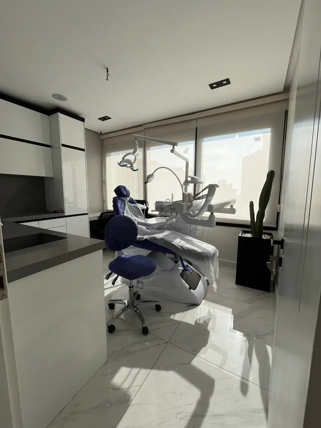 ۸۸متر ۳ اتاق غرق در نور / بر مقدس/۲ پارکینگ سندی|اجارهٔ دفتر کار، اتاق اداری، مطب|تهران, محمودیه|دیوار