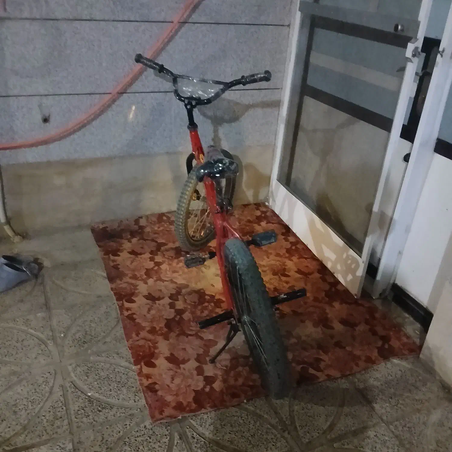 دوچرخه|دوچرخه، اسکیت، اسکوتر|دورود, |دیوار