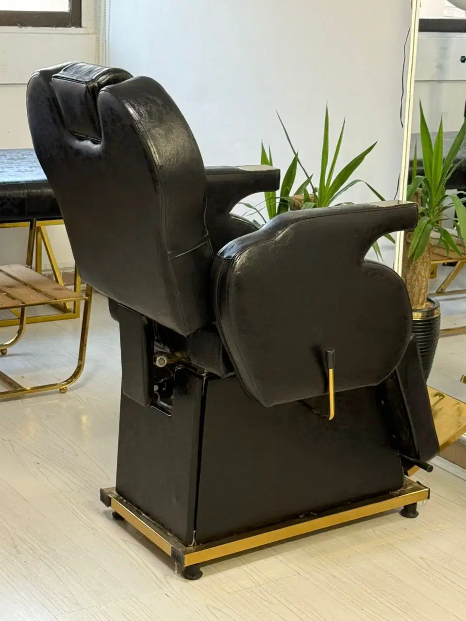 تجهیزات سالن زیبایی|مبلمان خانگی و میز عسلی|اصفهان, عطار نیشابوری|دیوار