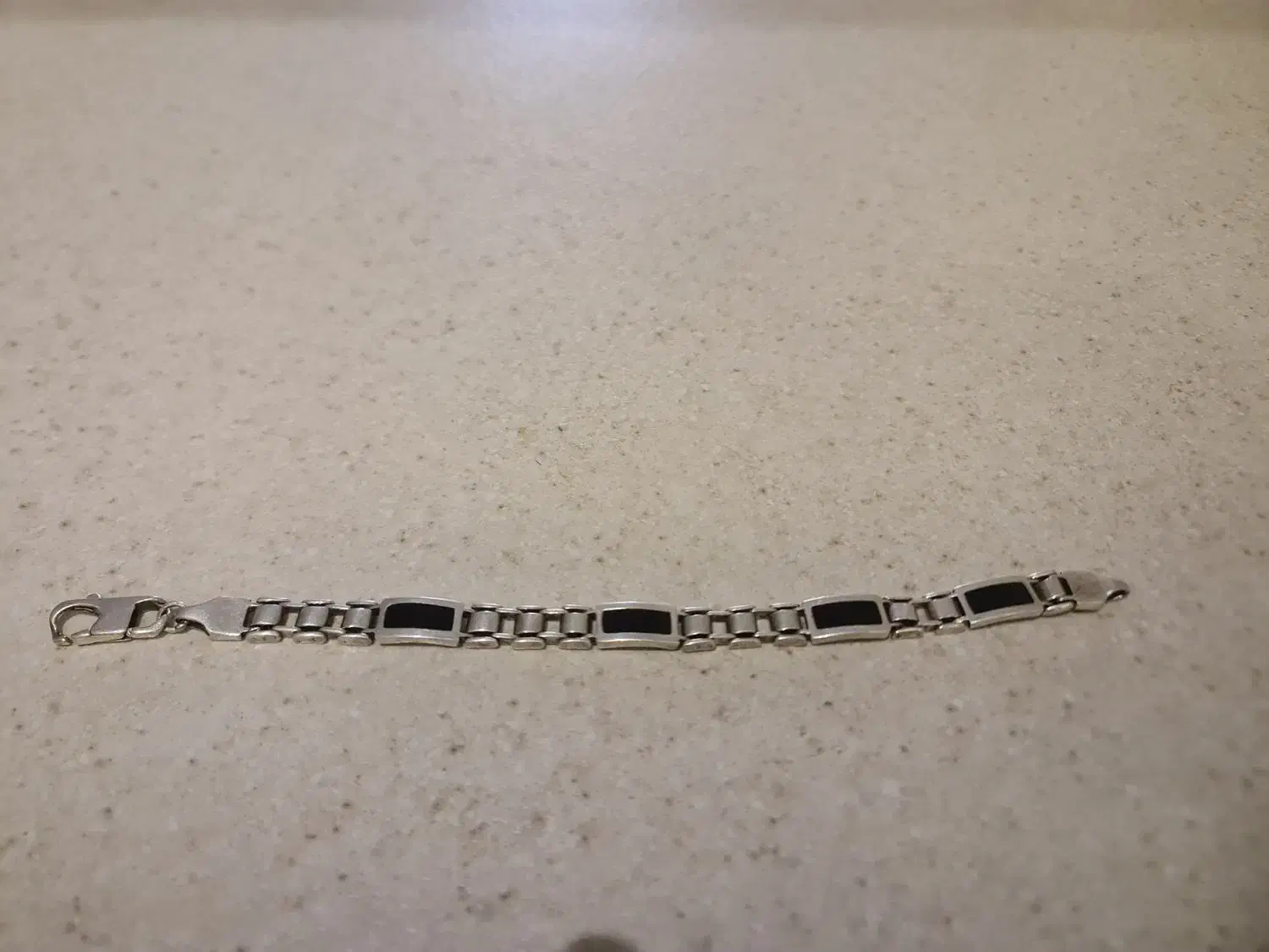 دستبند و زنجیر و انگشتر نقره|جواهرات|قم, باغ کرباسی|دیوار