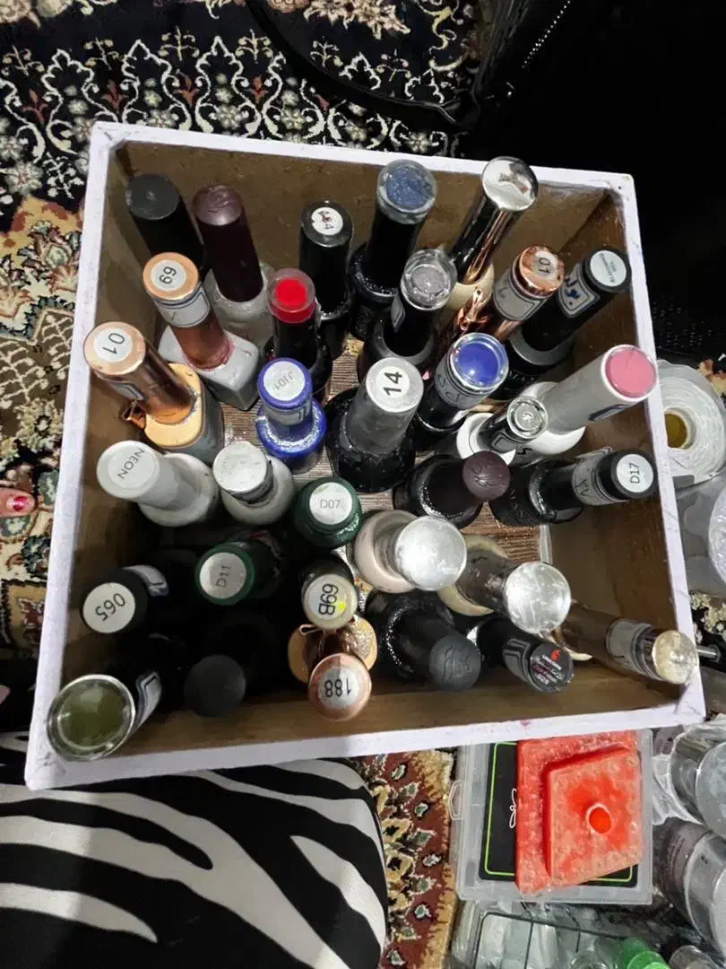 وسایل کاشت ناخن|آرایشی، بهداشتی، درمانی|یاسوج, |دیوار