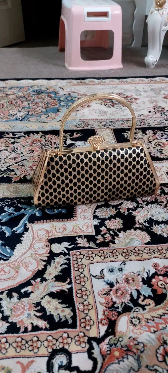 کیف مجلسی|کیف، کفش، کمربند|قم, نوبهار|دیوار