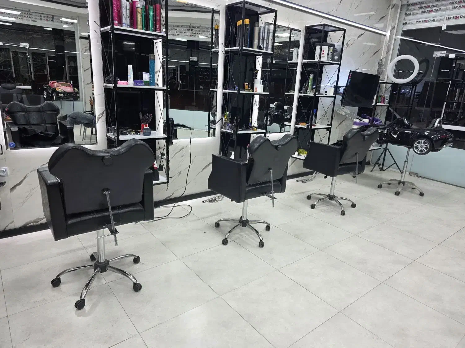 صندلی ارایشگاه صندلی کودک|آرایشگاه و سالن‌های زیبایی|کرمان, |دیوار