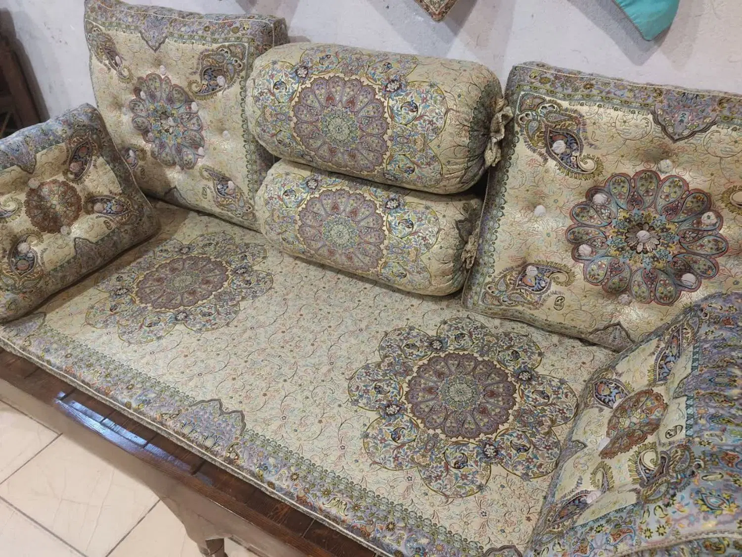 سرویس شاه نشین شیک در تنوع طرح و رنگ، فروشگاهی|پشتی|تهران, فیروزآبادی|دیوار