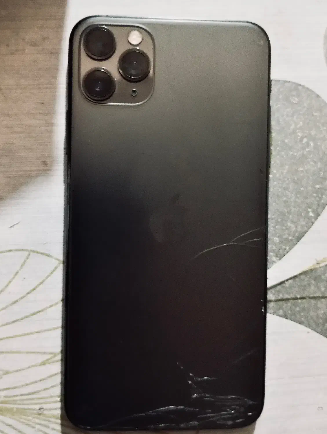 آیفون ۱۱ پرومکس|موبایل|بم, |دیوار