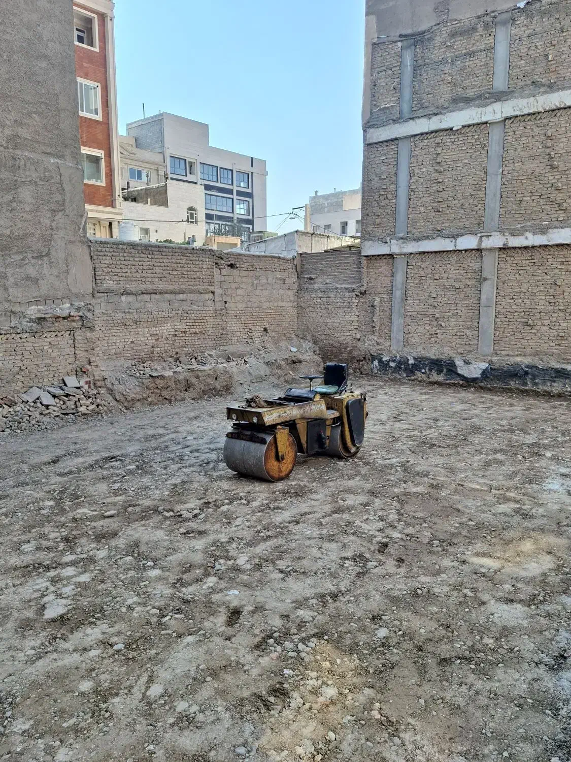 اجاره غلطک ۲۱تنی۱۱تنی ویبره کامل مخصوص زیرسازی|خدمات حمل و نقل|تهران, فتح|دیوار