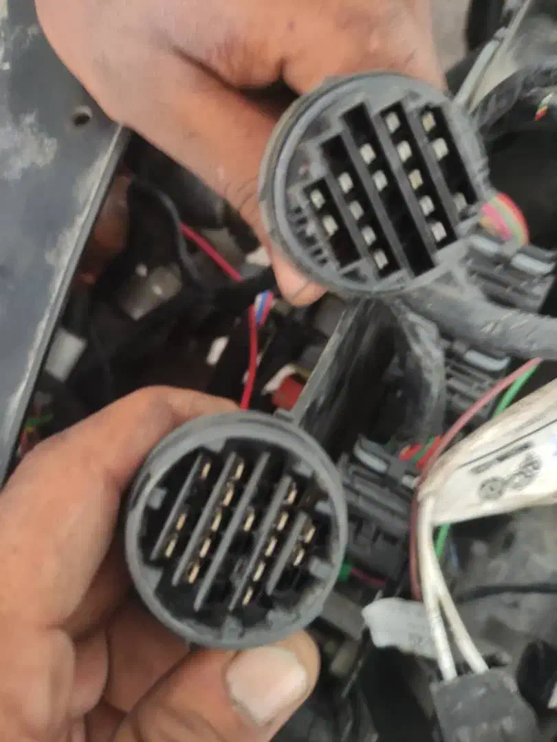 برق خودرو و مکانیک باطری سازی سیاربصورت شبانه روزی|خدمات موتور و ماشین|بندرعباس, |دیوار