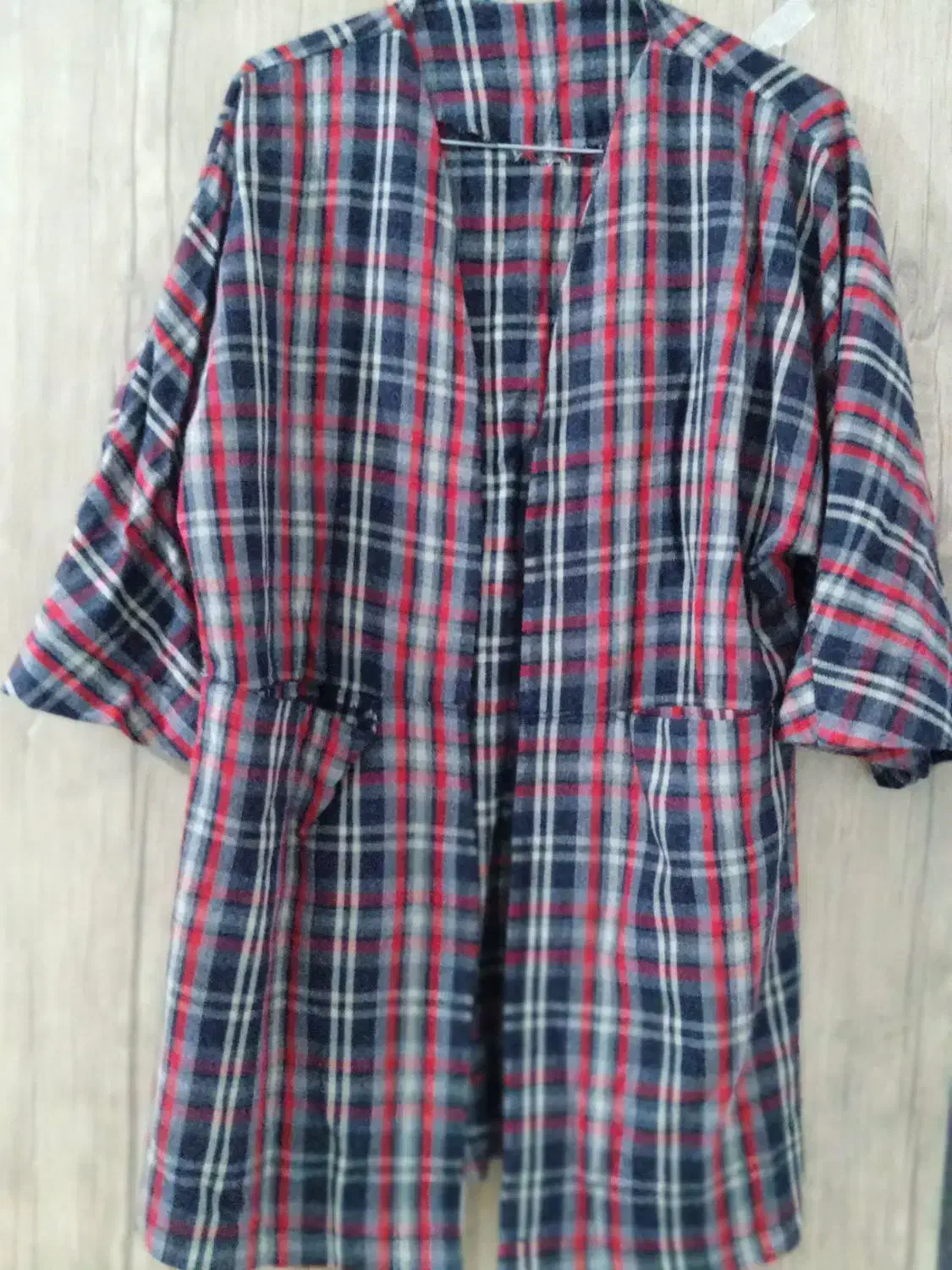 پالتو پاییزه|لباس|شاهین‌شهر, شهرک گلدیس|دیوار