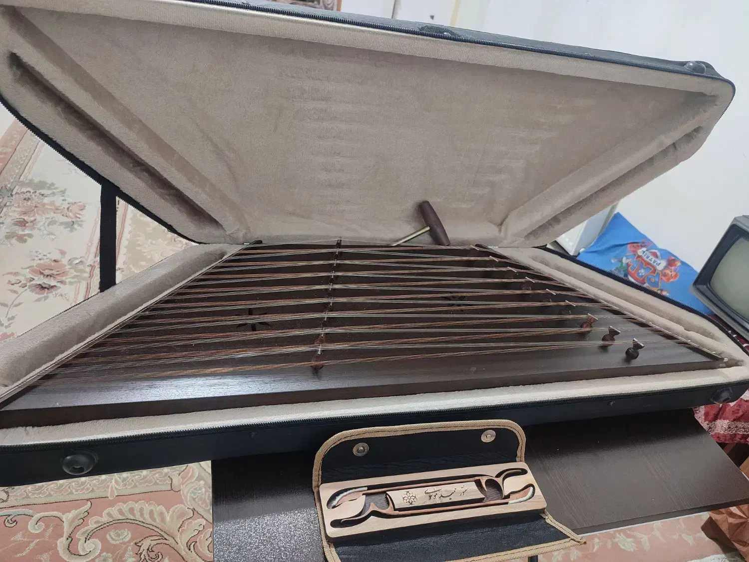 سنتور|سازهای سنتی|قدس, شهرک فرزان|دیوار