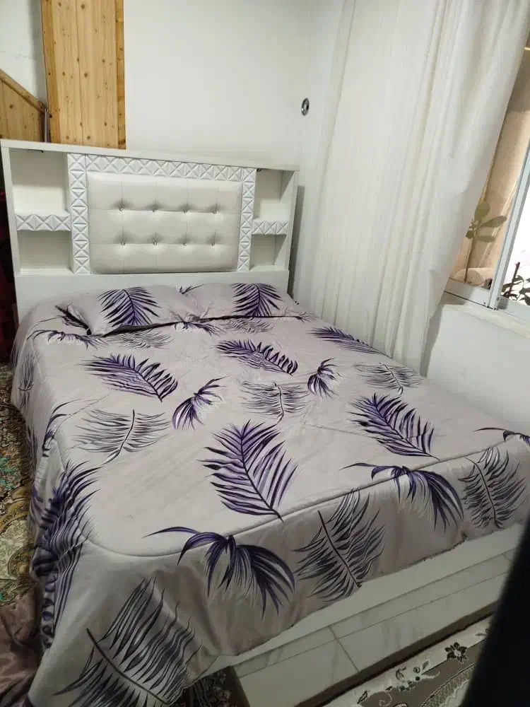 تخت دو نفره همراه با خوش خواب رویال|تخت و سرویس خواب|نور, |دیوار