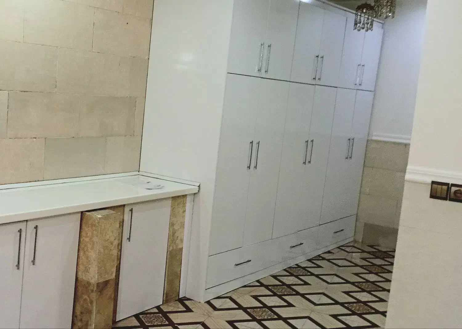 نصاب کابینت وکمد|خدمات پیشه و مهارت|بندرعباس, |دیوار