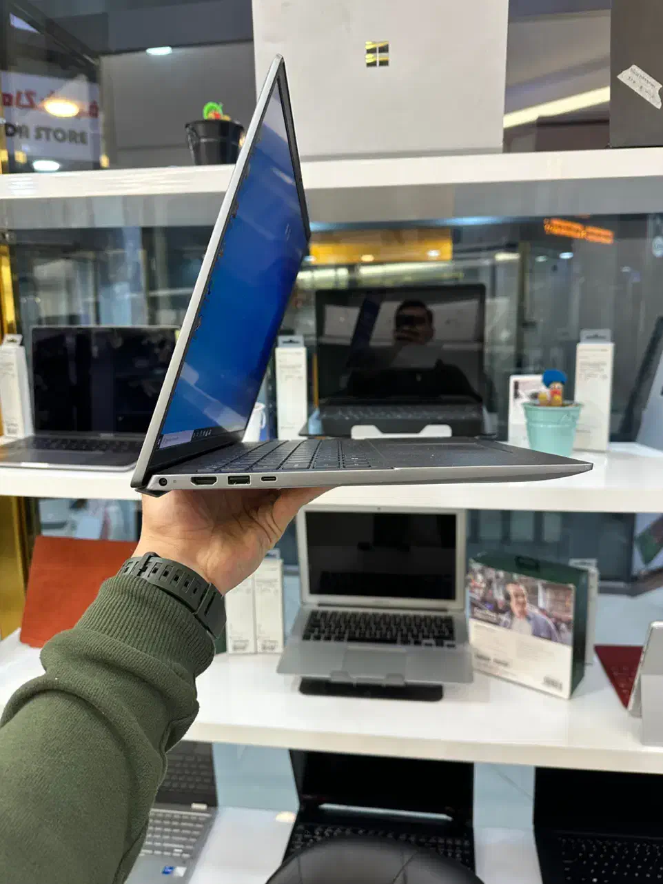 لپتاپ Dell مدل Vostro|رایانه همراه|شیراز, ملاصدرا|دیوار