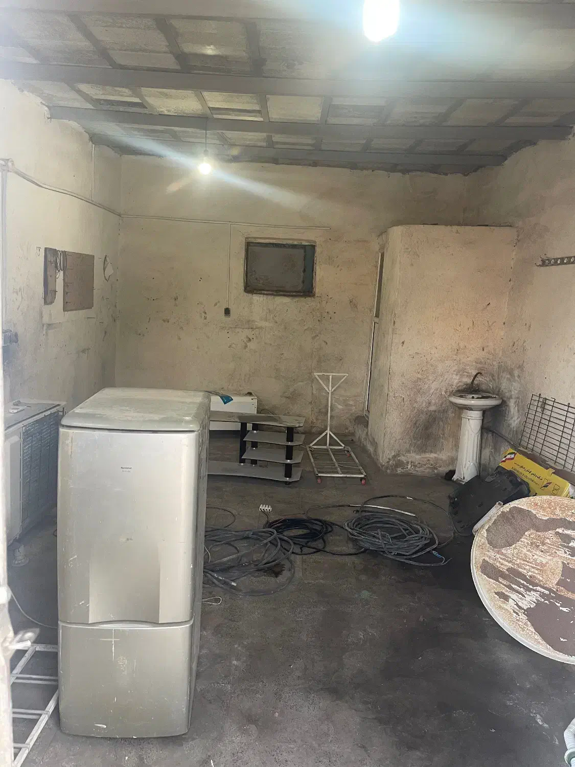 میدان ۹ دی خیابان سوم خرداد سر خیابون اصلی|اجارهٔ مغازه و غرفه|بندرعباس, |دیوار