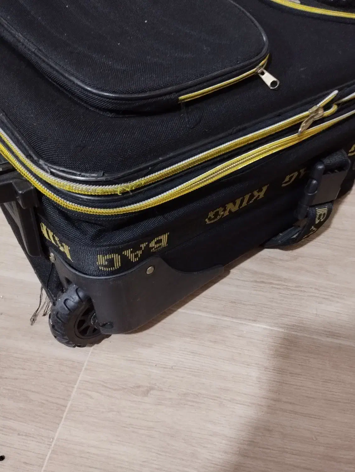 چمدان|کیف، کفش، کمربند|کوهدشت, |دیوار