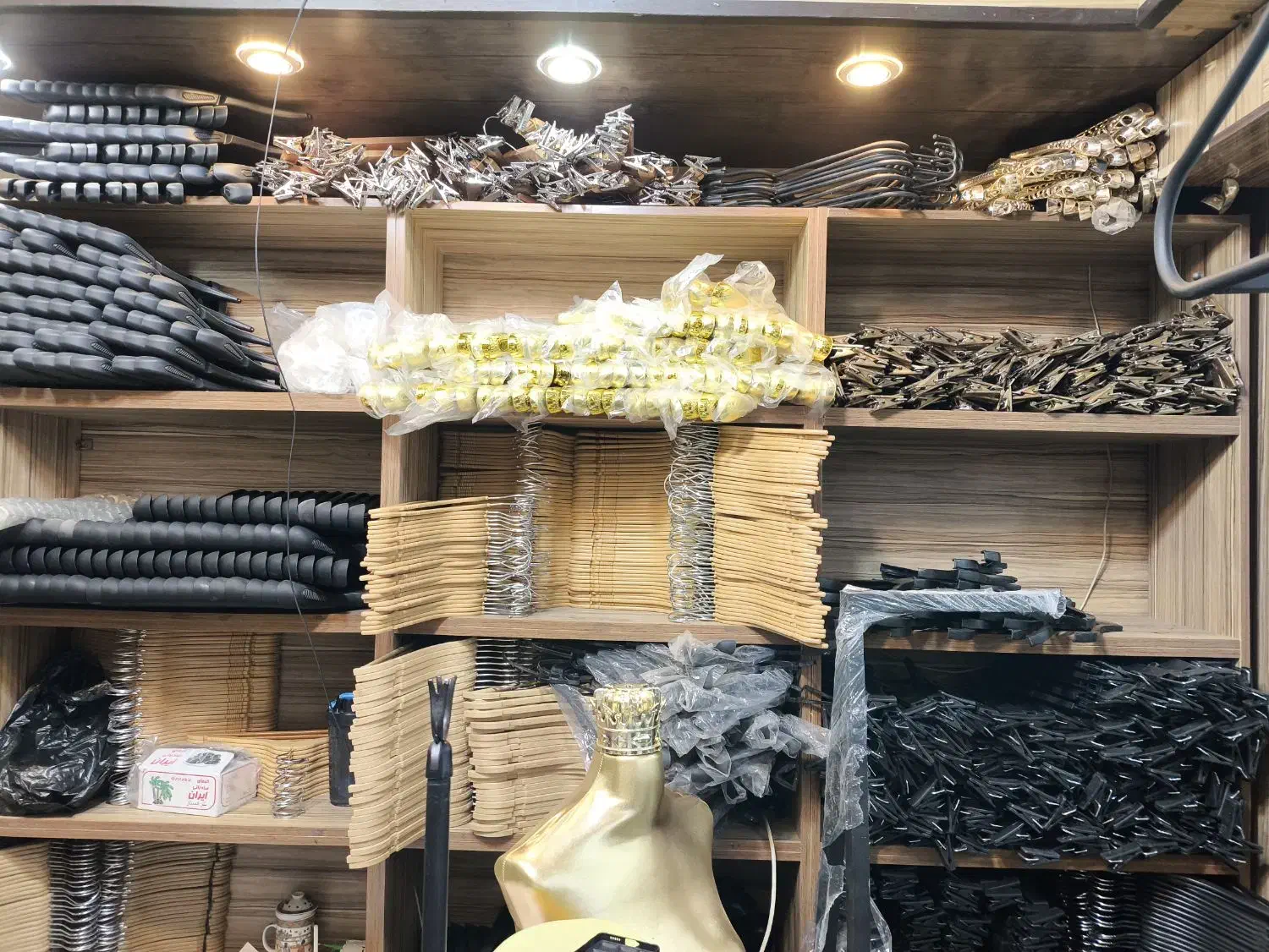 چوبلباسی مانکن رگال قیمت مستقیم تولیدی|فروشگاه و مغازه|شیراز, سیاه سنگ|دیوار