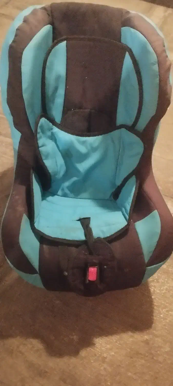 صندلی ماشین کودک|تخت و صندلی بچه|شیراز, قدوسی شرقی|دیوار