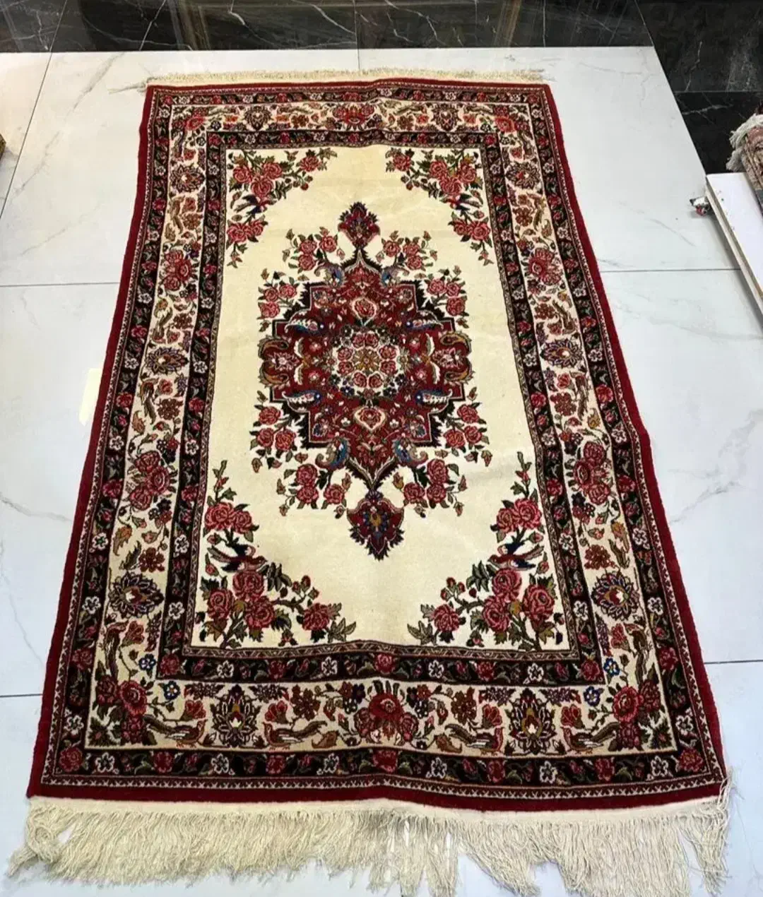 فرش دستبافت ۴متری بختیار کف ساده.|فرش|تهران, پونک|دیوار
