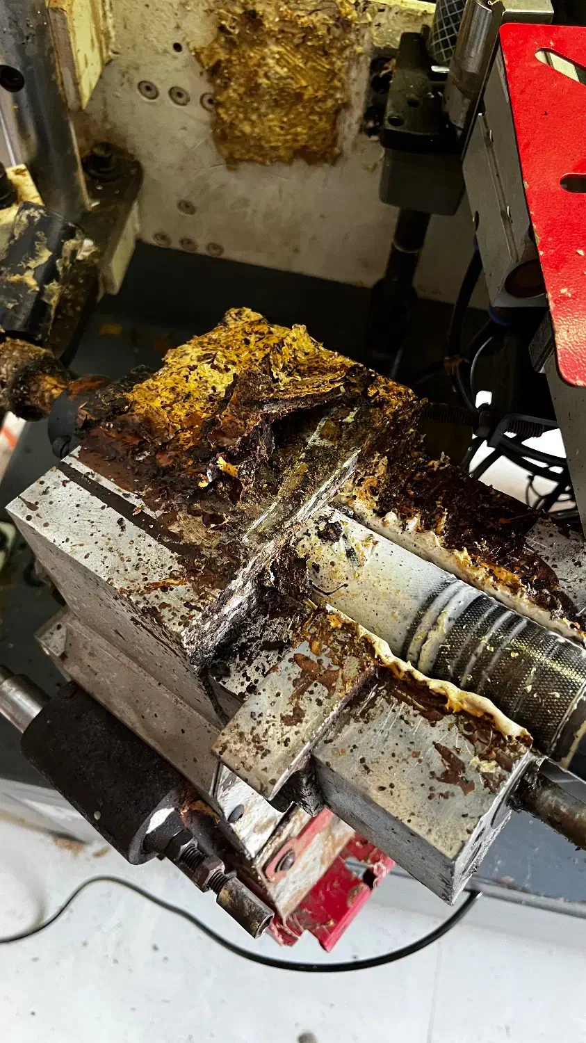 تعمیرات  دورکن لبه چسبان|ماشین‌آلات صنعتی|گرگان, |دیوار