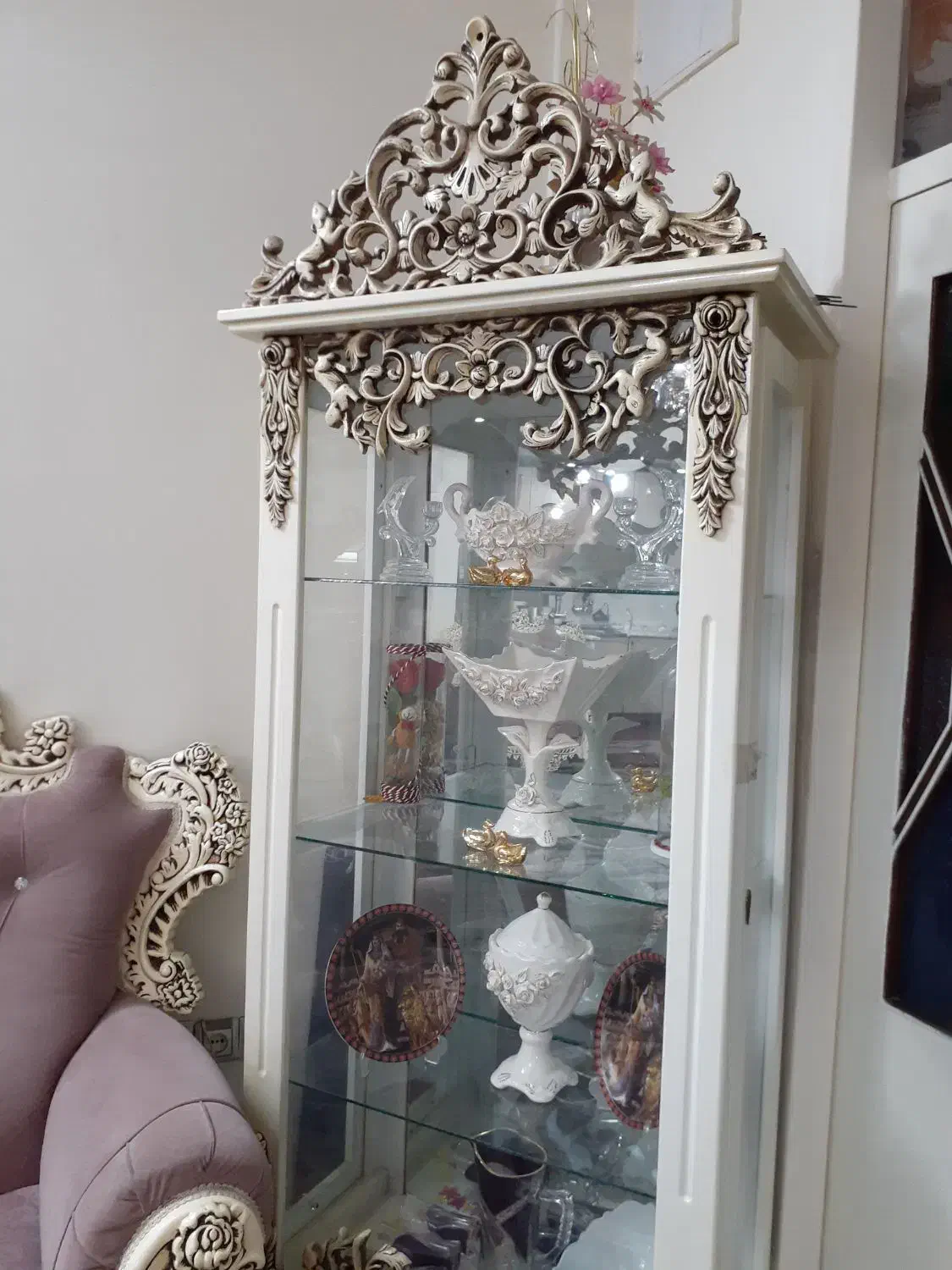 میز تلویزیون،بوفه،ساعت|میز تلویزیون|قدس, شهر‌قدس|دیوار