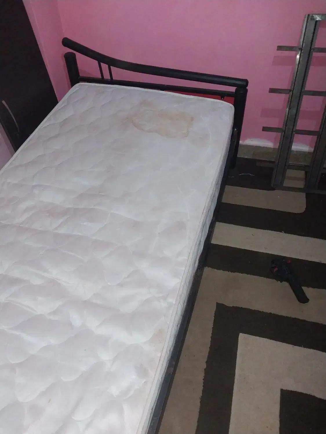 تخت یک نفره با تشک|تخت و سرویس خواب|بندر انزلی, ژاندارمری|دیوار