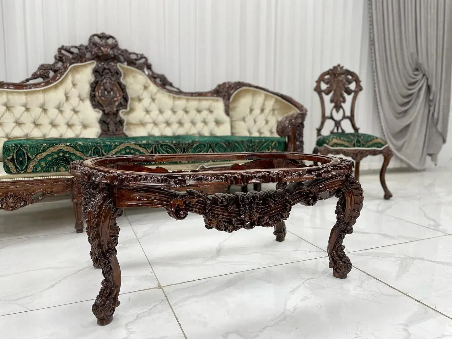 مدل آریانا کلاسیک سلطنتی .اقساط .تولیدی|مبلمان خانگی و میز عسلی|تهران, شهرک ولیعصر جنوبی|دیوار