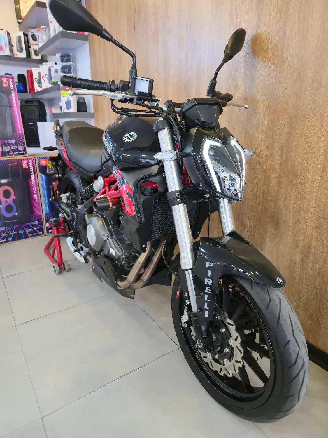 بنلی ۳۰۰|موتورسیکلت|شیراز, خلیلی|دیوار