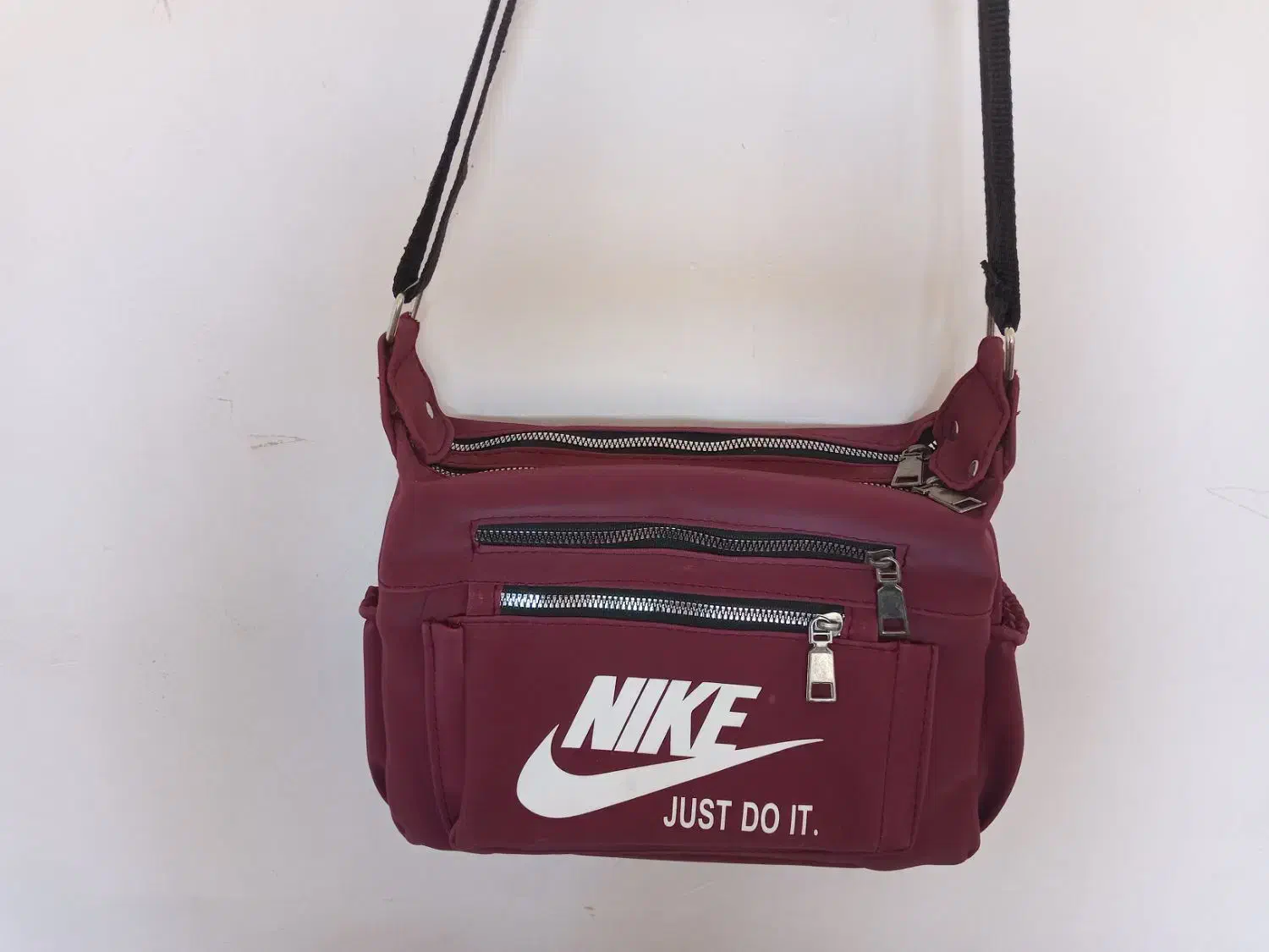 کیف نایک|کیف، کفش، کمربند|قم, پردیسان|دیوار