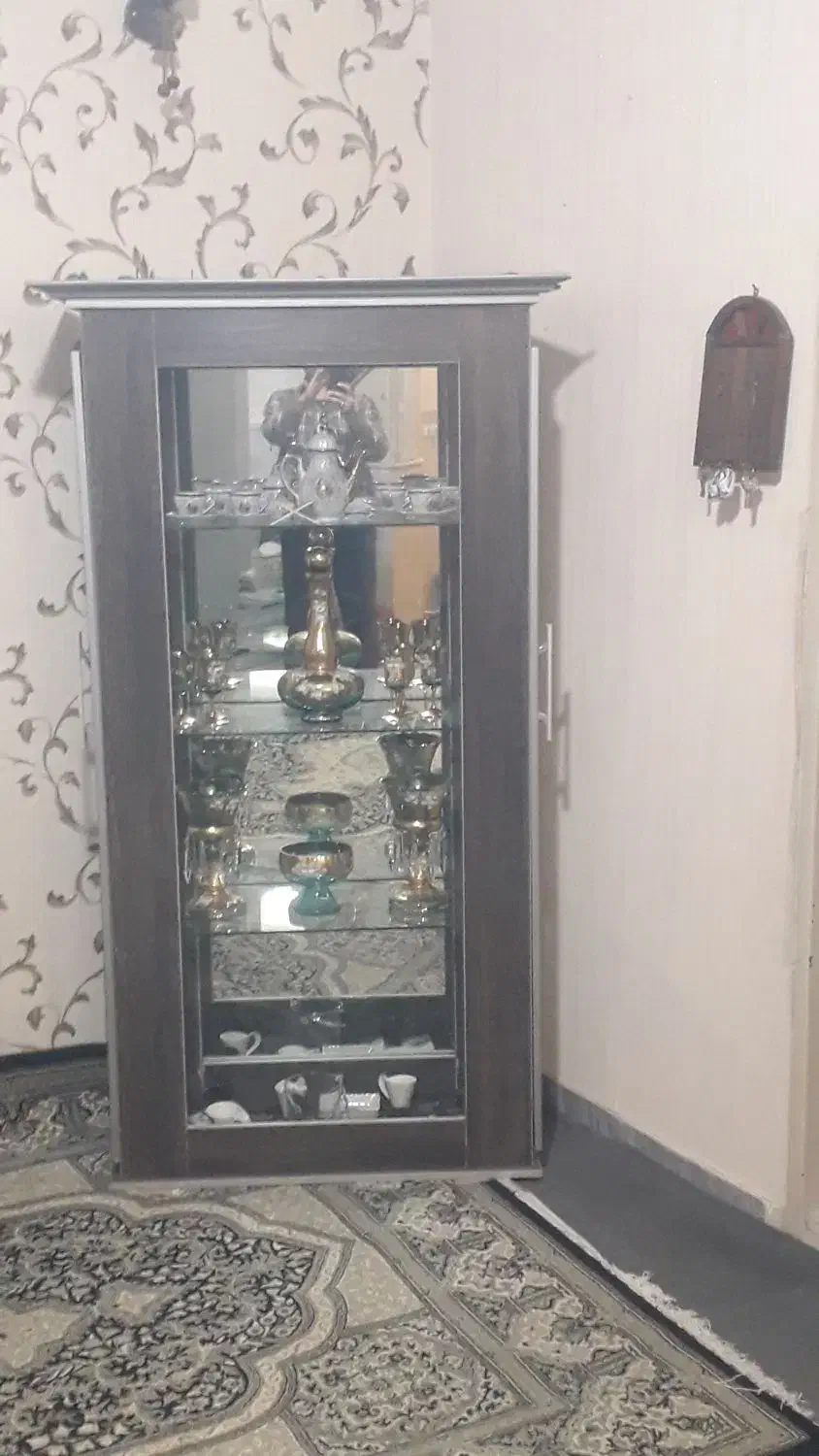 ویترین|بوفه، ویترین، کنسول|قم, طلاب غیر ایرانی|دیوار