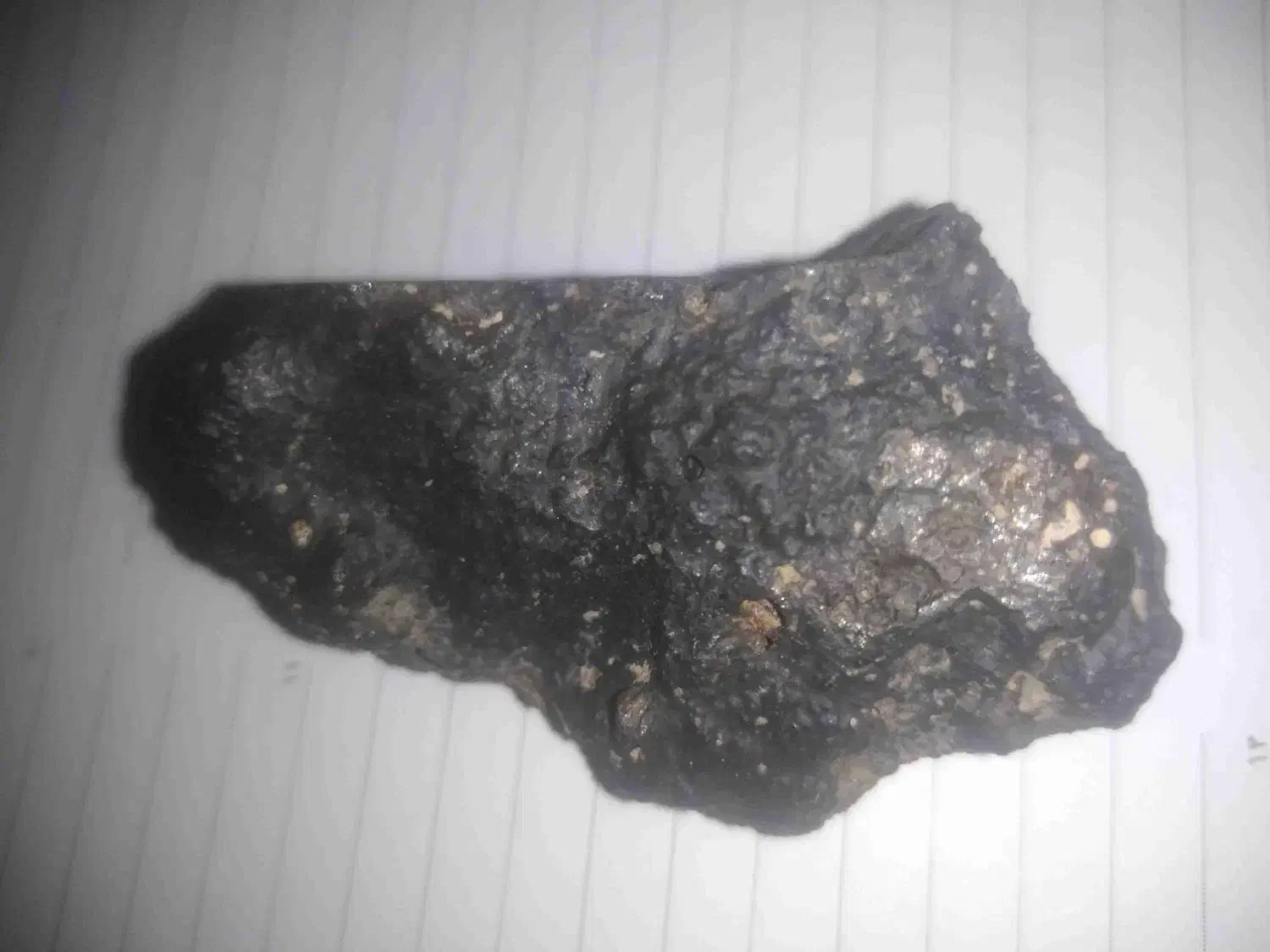 یک دستبند قدیمی هزار ساله مفرغ با تعدادی سنگ|کلکسیون اشیاء عتیقه|بروجرد, |دیوار