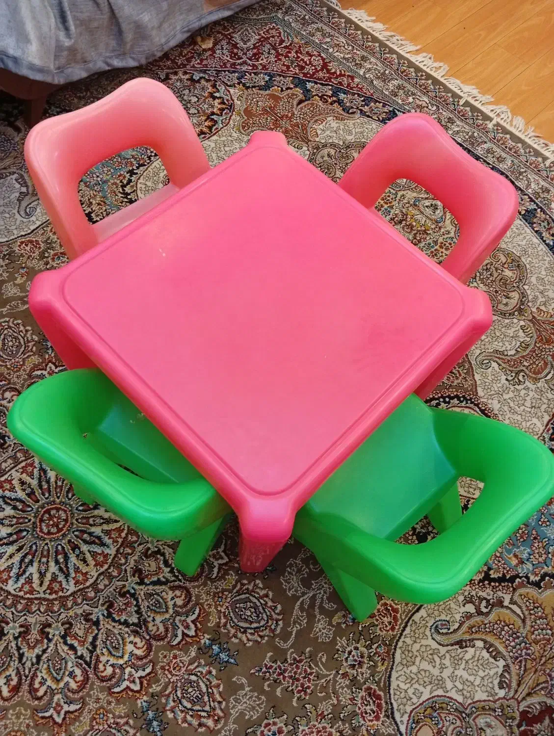 میز و صندلی کودک|تخت و صندلی بچه|رباطکریم, رباطکریم|دیوار