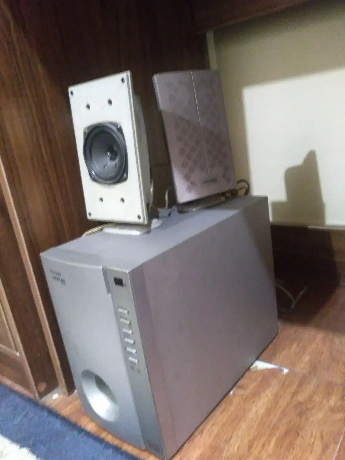 ملزومات کامپیوتر . ویدیو|قطعات و لوازم جانبی رایانه|تهران, درختی|دیوار