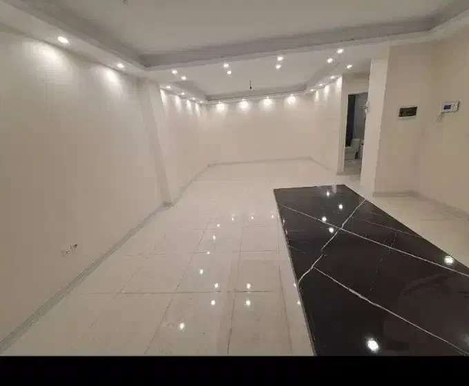 آپارتمان نوساز ۹۵ متری دو خواب پارکینگ غیر مزاحم